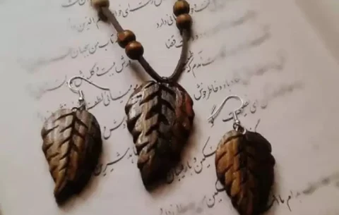 زیورآلات چوبی